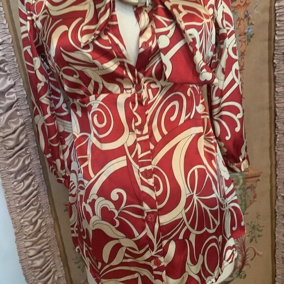 Motherhood. Size Small. Maternity Top with Tie Back and Bow Neck. B50 - Picture 3 of 7